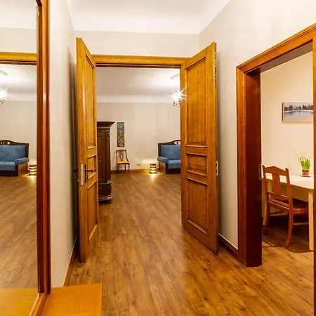 Cozy Storie's Ap, 47sqm, Renovated 2020, Free Parking Apartment